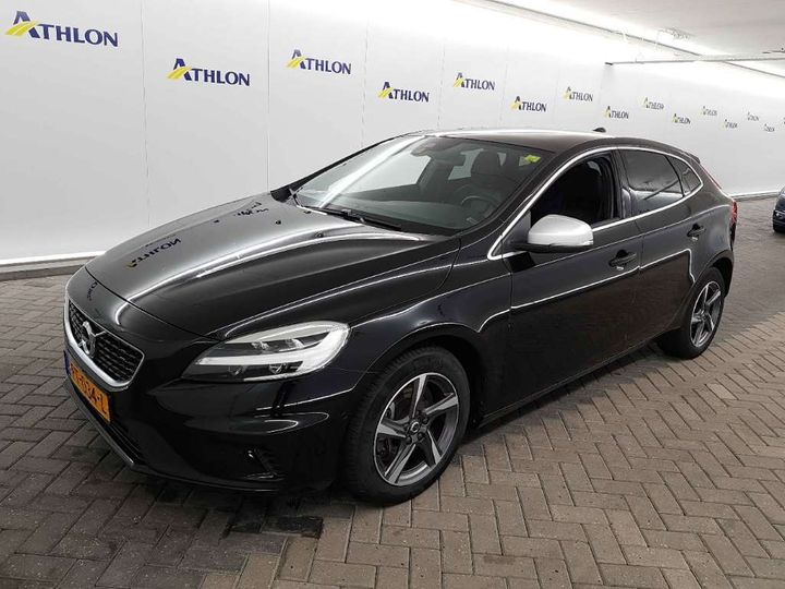 VOLVO V40 2017 yv1mv7981j2466228