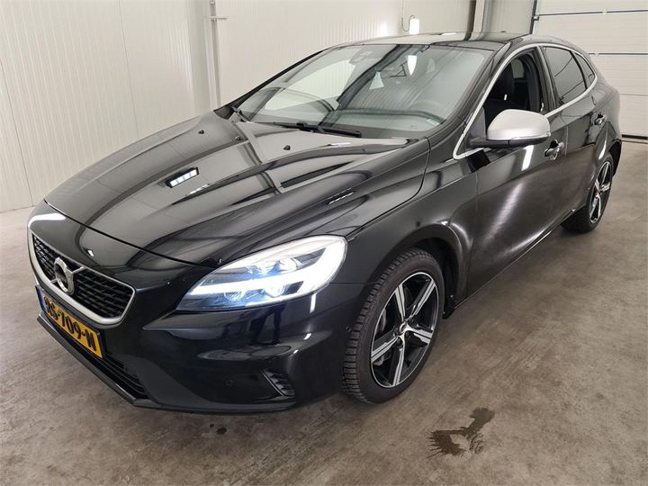 VOLVO V40 2018 yv1mv7981j2469365