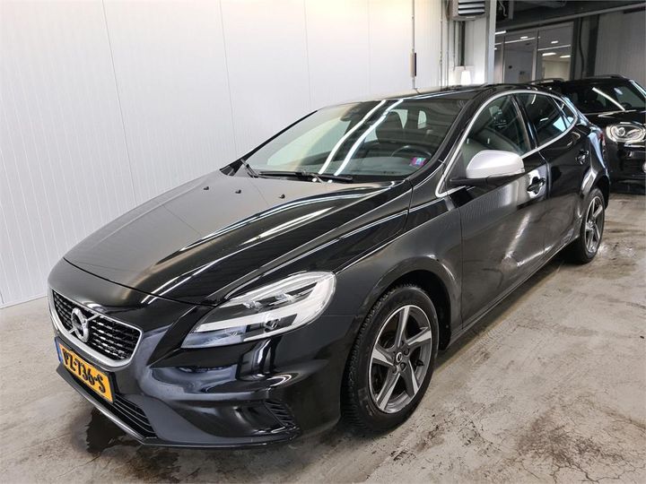 VOLVO V40 2017 yv1mv7981j2470593