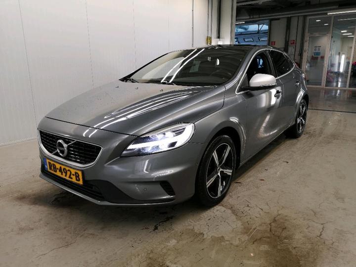 VOLVO V40 2017 yv1mv7981j2470674