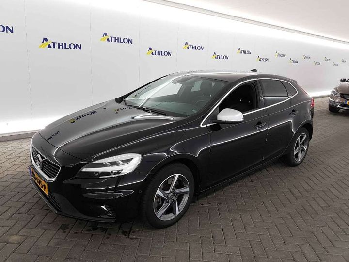 VOLVO V40 2017 yv1mv7981j2472236