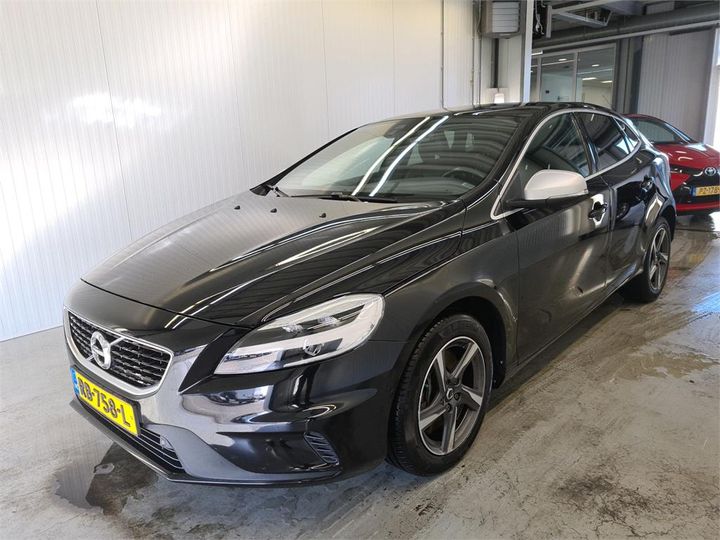 VOLVO V40 2017 yv1mv7981j2472510