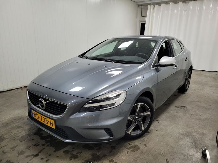 VOLVO V40 2017 yv1mv7981j2474171