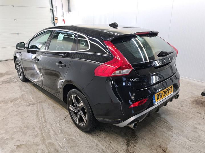 VOLVO V40 2017 yv1mv7981j2474685