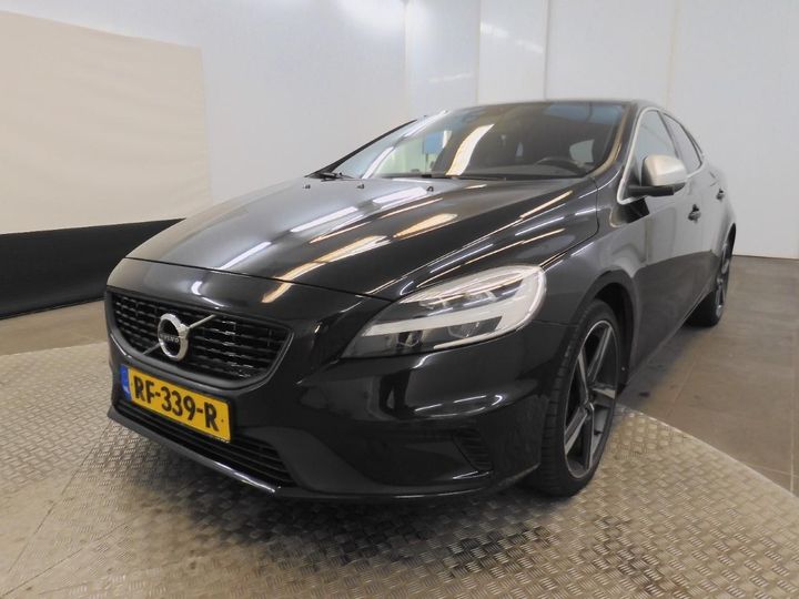 VOLVO V40 2017 yv1mv7981j2474777