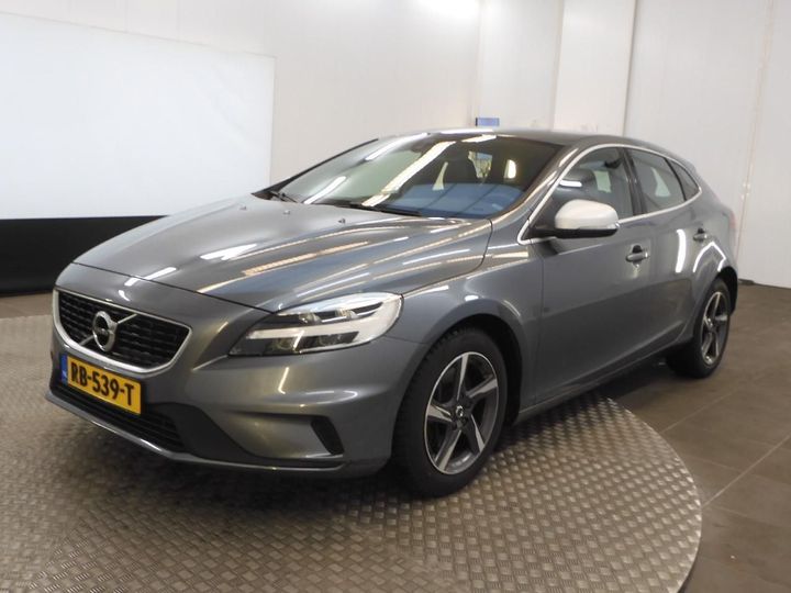 VOLVO V40 2017 yv1mv7981j2475301