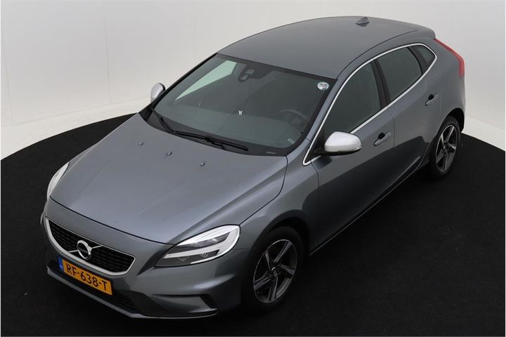 VOLVO V40 2017 yv1mv7981j2476254