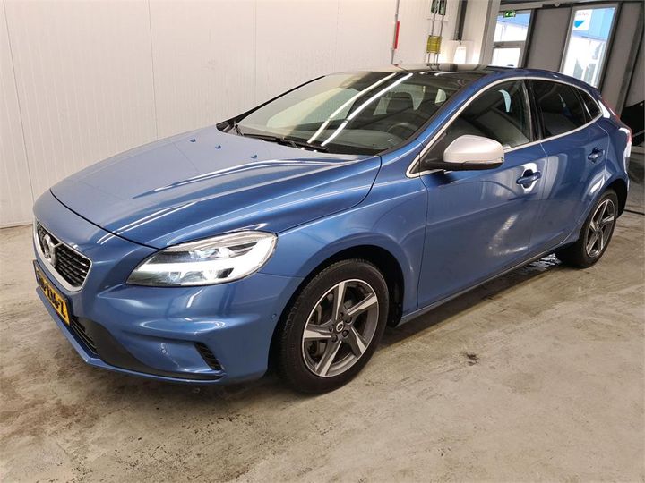 VOLVO V40 2017 yv1mv7981j2476753