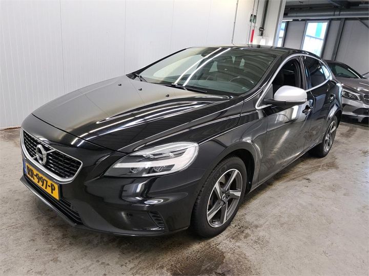 VOLVO V40 2018 yv1mv7981j2481338