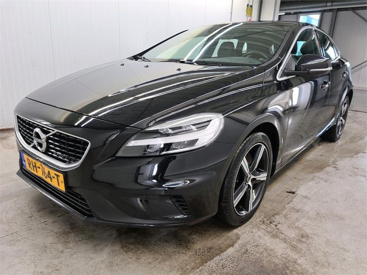 VOLVO V40 2017 yv1mv7981j2482383