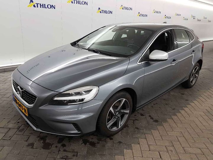 VOLVO V40 2017 yv1mv7981j2482491