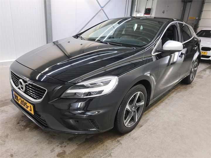 VOLVO V40 2017 yv1mv7981j2483065