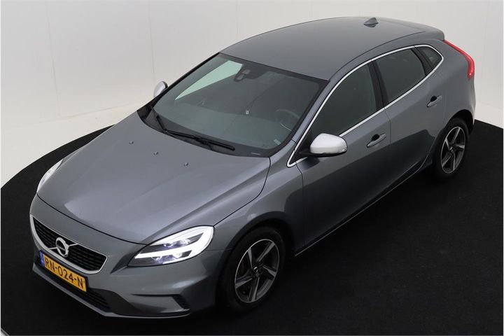 VOLVO V40 2018 yv1mv7981j2486018