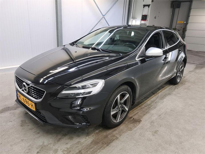 VOLVO V40 2018 yv1mv7981j2486159