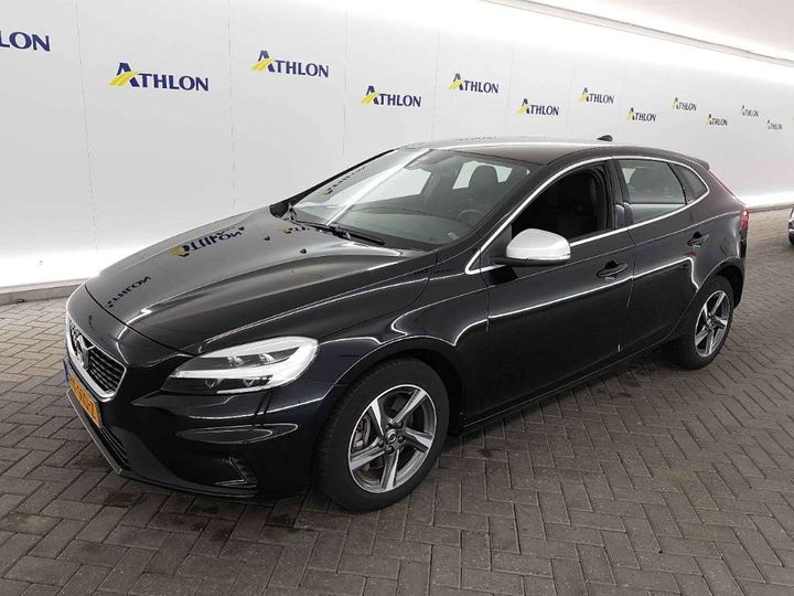 VOLVO V40 2018 yv1mv7981j2487374