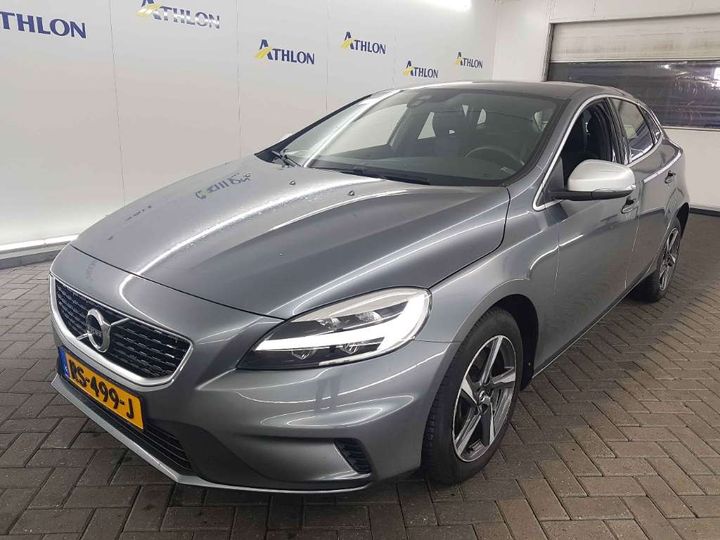 VOLVO V40 2018 yv1mv7981j2488173