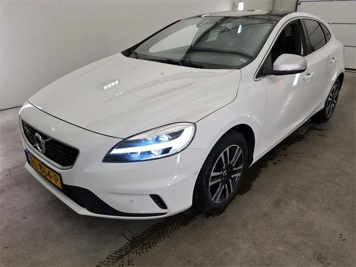 VOLVO V40 2018 yv1mv7981j2488260