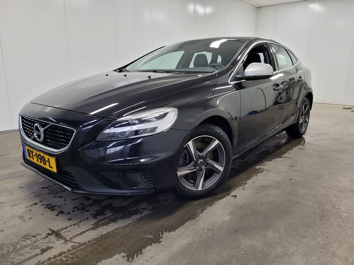 VOLVO V40 2018 yv1mv7981j2490496