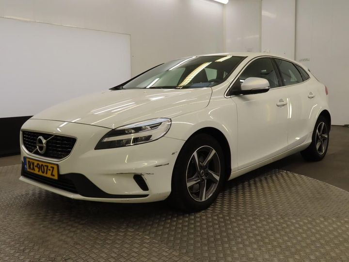 VOLVO V40 2018 yv1mv7981j2490886