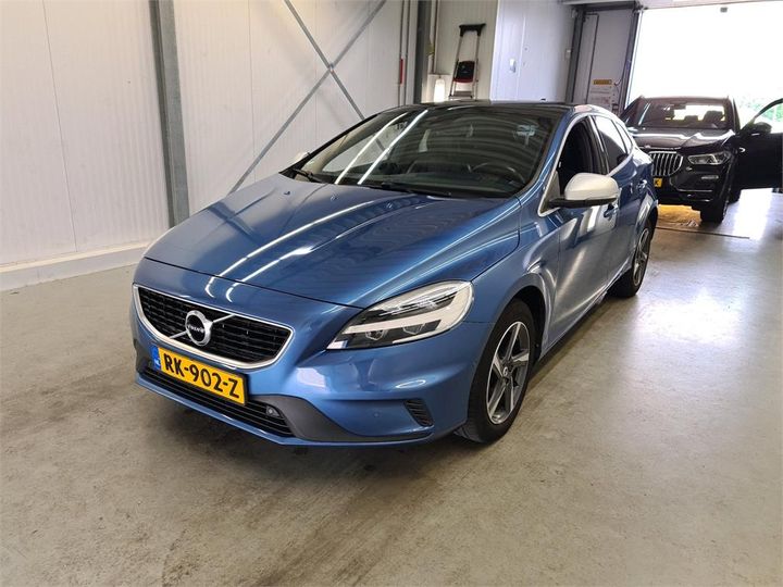 VOLVO V40 2017 yv1mv7981j2490901