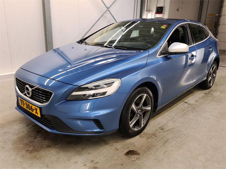 VOLVO V40 2018 yv1mv7981j2491692