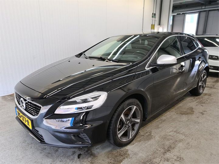 VOLVO V40 2018 yv1mv7981j2491711