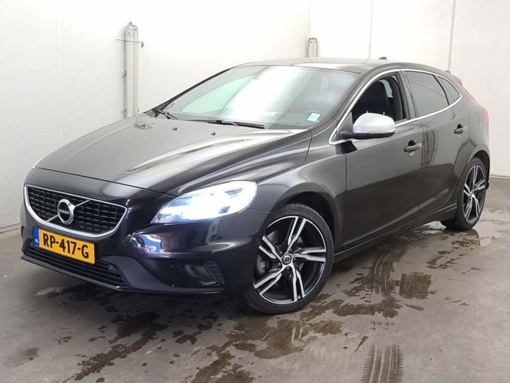 VOLVO V40 2018 yv1mv7981j2492251