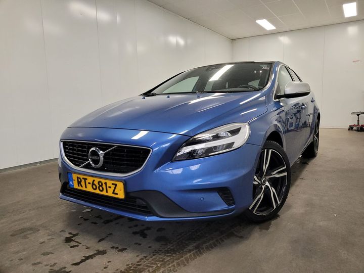 VOLVO V40 2018 yv1mv7981j2492752