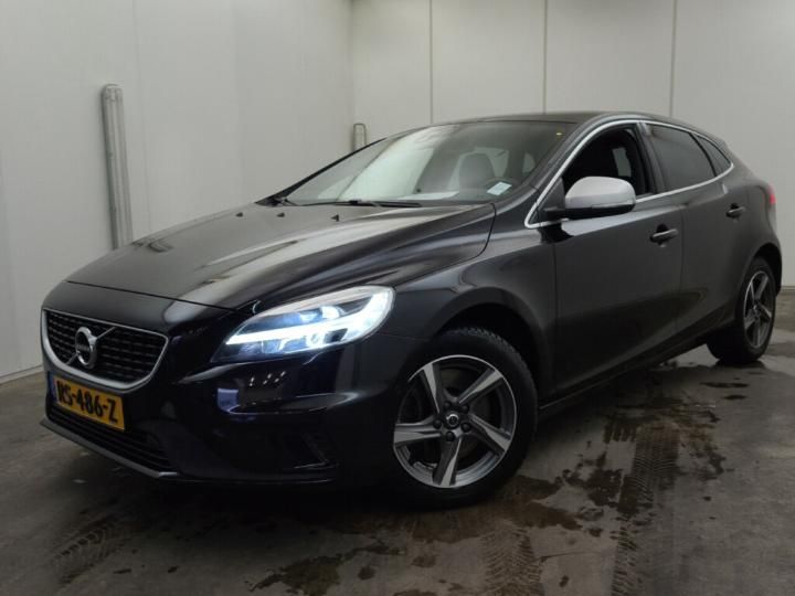 VOLVO V40 2018 yv1mv7981j2492860