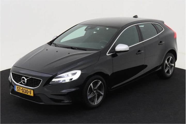 VOLVO V40 2018 yv1mv7981j2493579