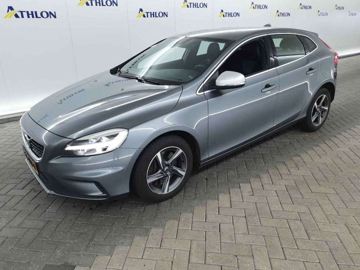 VOLVO V40 2018 yv1mv7981j2493818