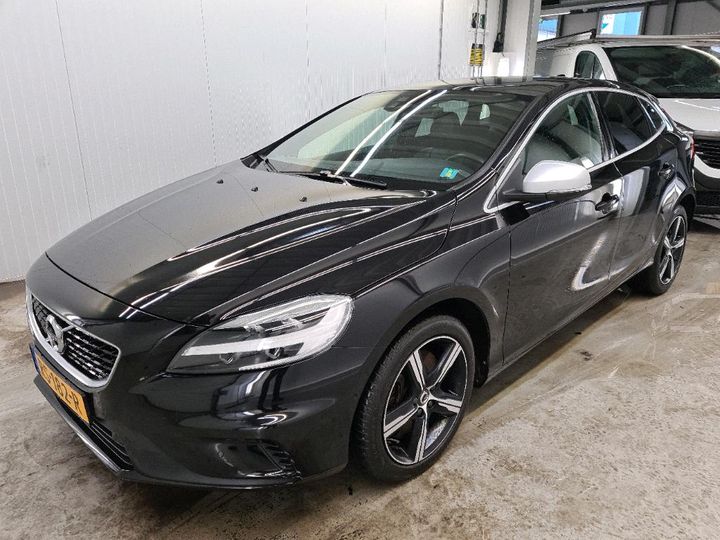 VOLVO V40 2018 yv1mv7981j2494748