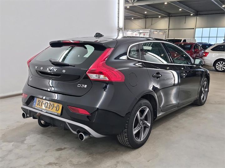 VOLVO V40 2018 yv1mv7981j2494835