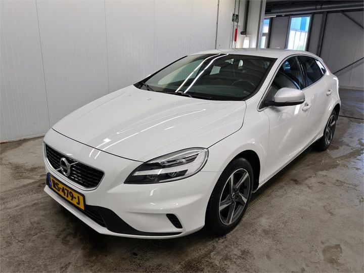 VOLVO V40 2018 yv1mv7981j2496376