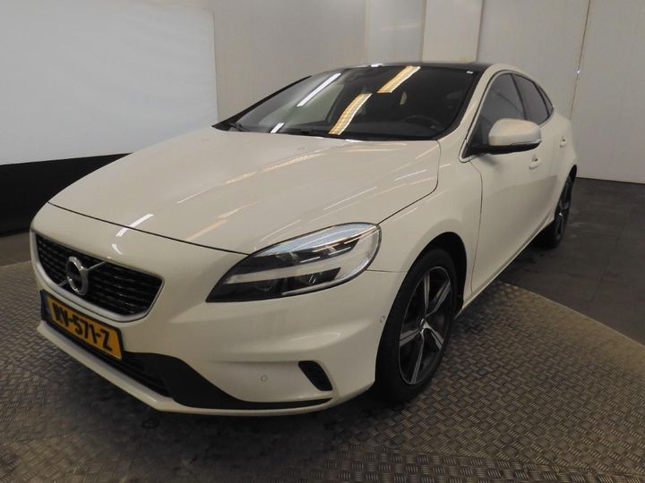 VOLVO V40 2018 yv1mv7981j2498760