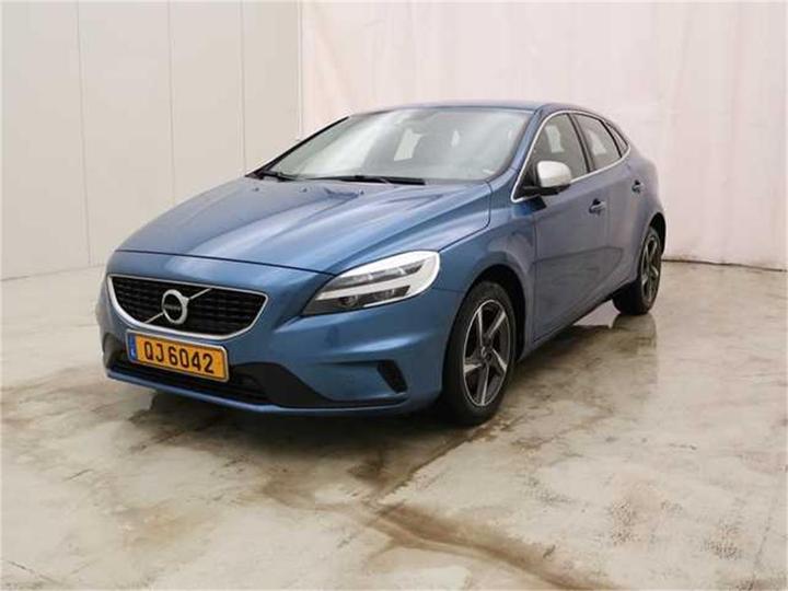 VOLVO V40 2018 yv1mv7981j2500222