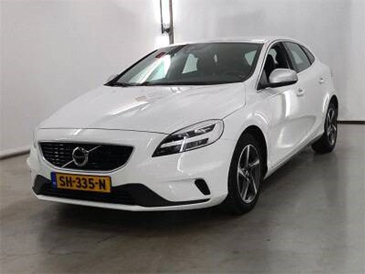 VOLVO V40 2018 yv1mv7981j2508250