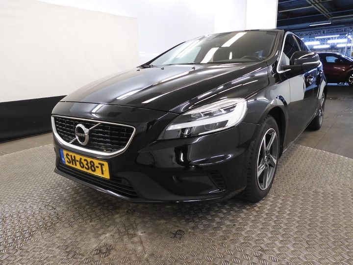 VOLVO V40 2018 yv1mv7981j2510249