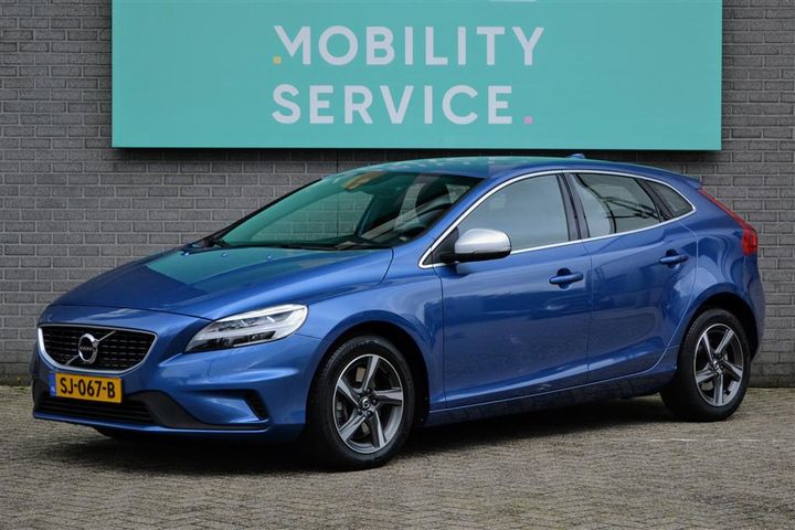 VOLVO V40 2018 yv1mv7981j2511354