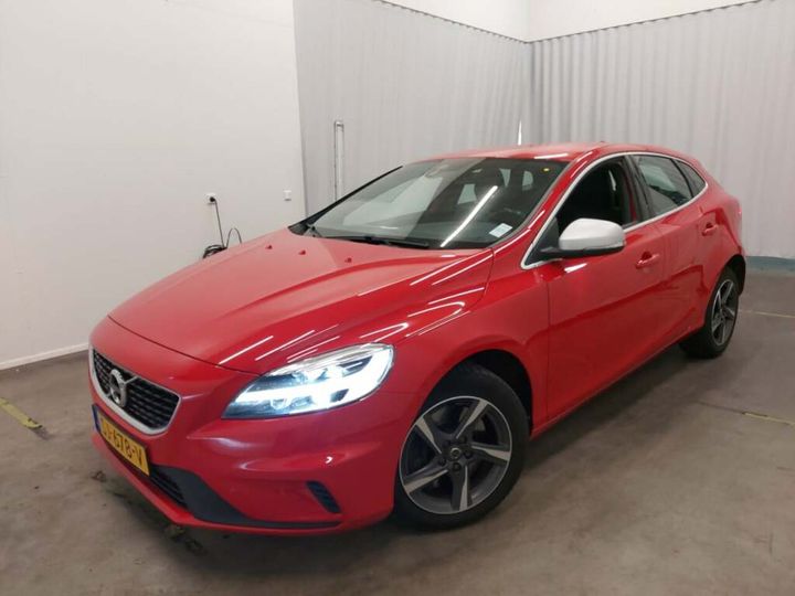 VOLVO V40 2018 yv1mv7981j2512621