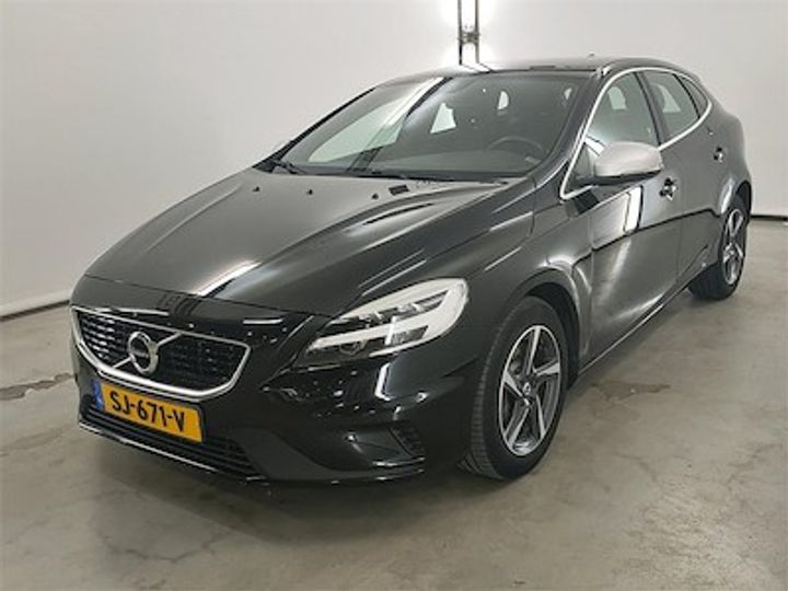 VOLVO V40 2018 yv1mv7981j2512705