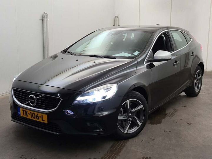 VOLVO V40 2018 yv1mv7981j2513418