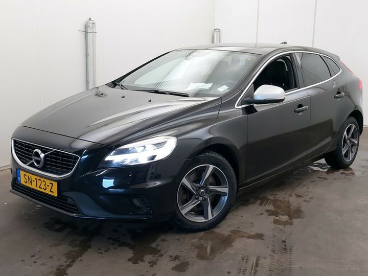 VOLVO V40 2018 yv1mv7981j2513758