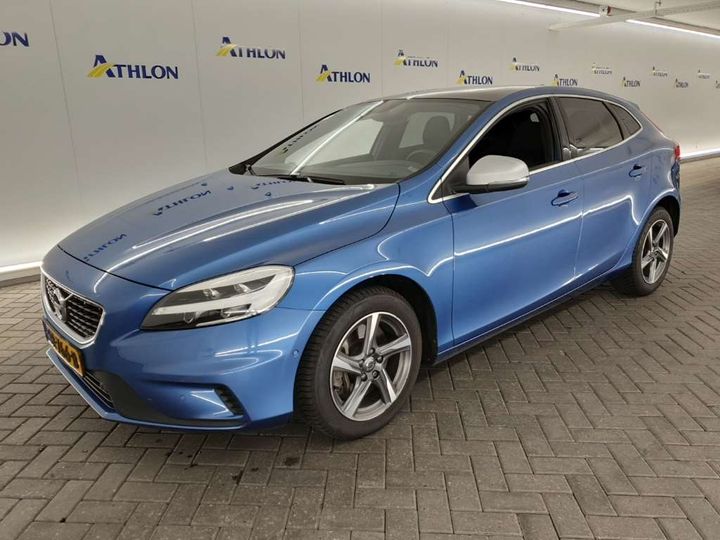 VOLVO V40 2018 yv1mv7981j2514846