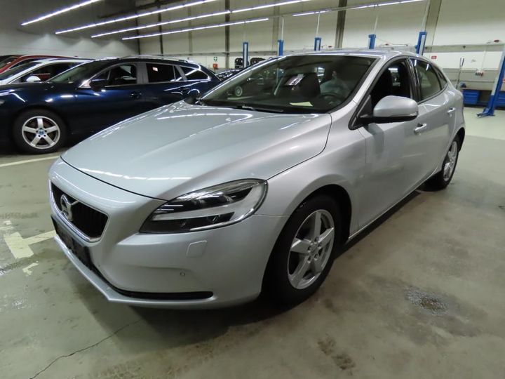 VOLVO V40 2018 yv1mv79l0j2499334