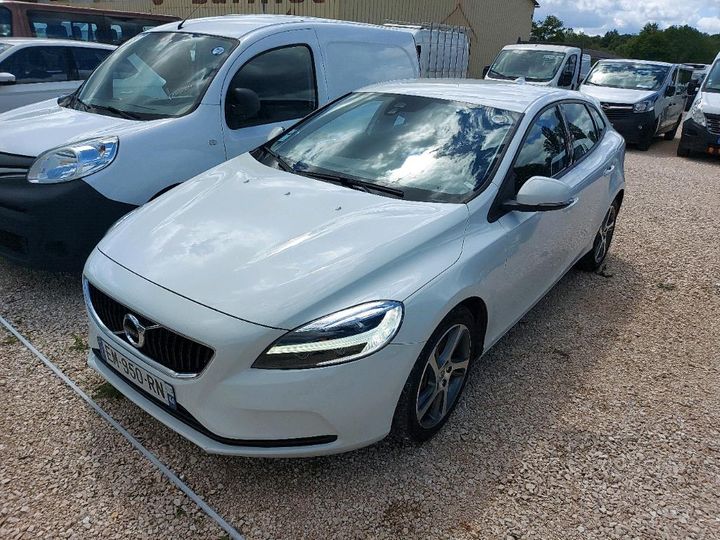 VOLVO V40 2017 yv1mv79l1j2445713