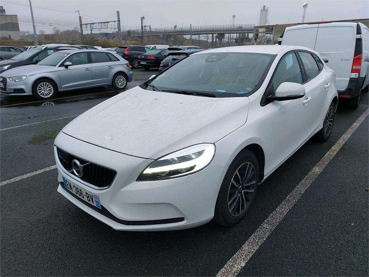 VOLVO V40 2017 yv1mv79l1j2449158