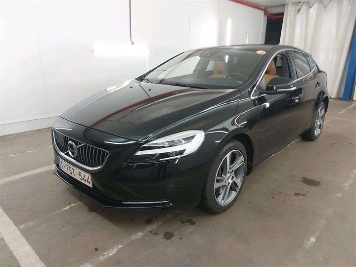 VOLVO V40 2018 yv1mv79l1j2490825