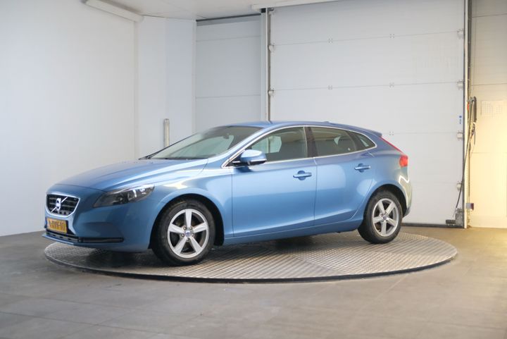 VOLVO V40 2014 yv1mv8431f2209886