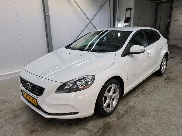 VOLVO V40 2015 yv1mv8431f2238755